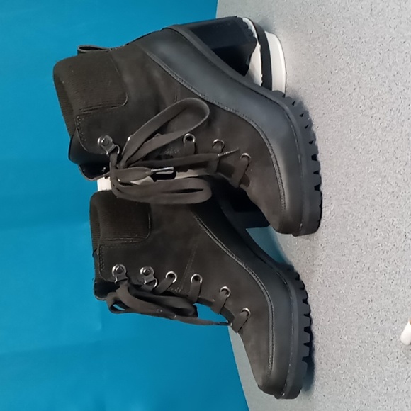 Ugg 👢 - Picture 3 of 8